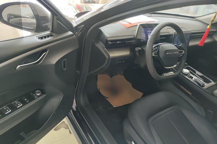 Used Wuling Xingguang 2023 70 Standard Edition Driver Seat