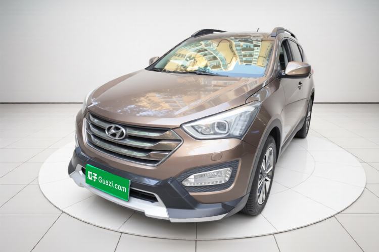 Used Hyundai Santa Fe 2013 Revised Version 2.4L Automatic All-Wheel Drive Luxury Trim