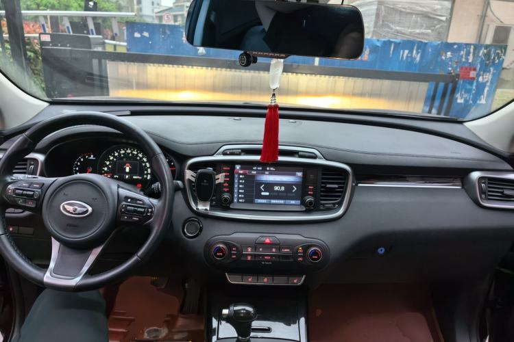 Used Kia Sorento 2015 Sorento L 2.4L Gasoline 4WD Elite Edition 5 Seats China IV Standard Center Console