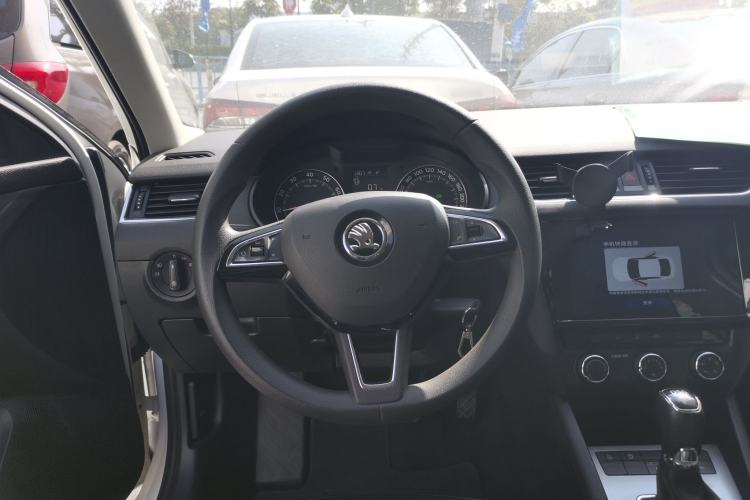 Used Skoda Octavia 2019 TSI230 DSG Smart & Comfort Edition China VI Standard
