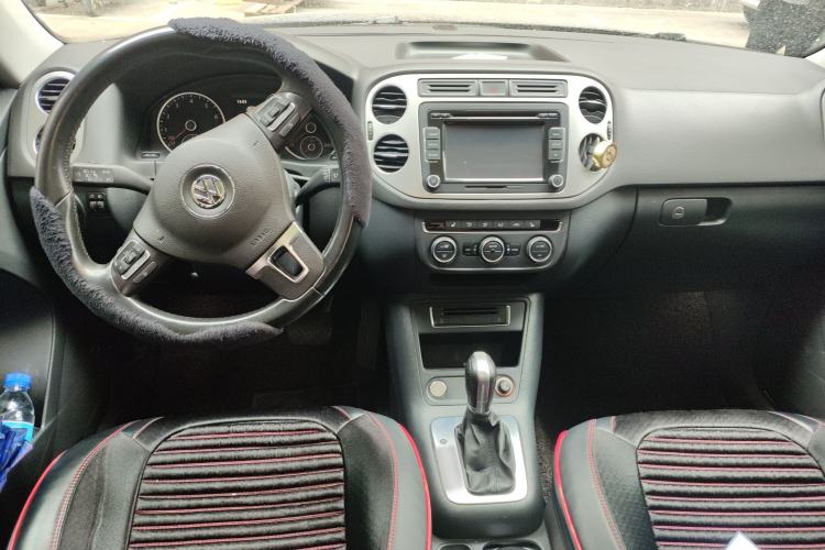 Used Volkswagen Tiguan 2015 1.8TSI Automatic Two-Wheel Drive Luxury Model Center Console