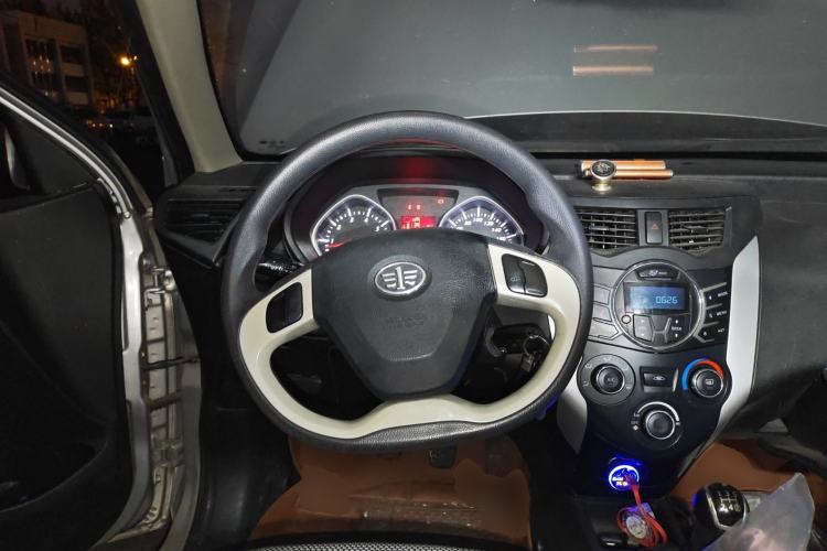 Used FAW Xiali N7 2013 1.3L Manual Luxury Model Steering Wheel