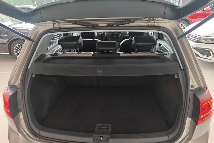 Used Volkswagen Golf 2017 230TSI Automatic Luxury Million-Vehicle Commemorative Edition Trunk