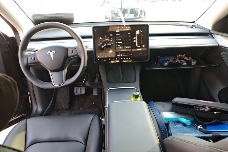 Used Tesla Model Y 2024 Rear-Wheel-Drive Version
