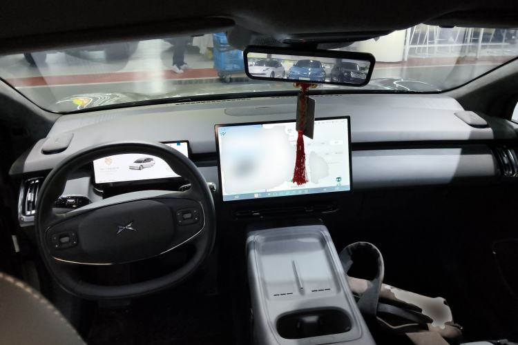 Used XPeng P7+ 2024 Long-Range Max Center Console