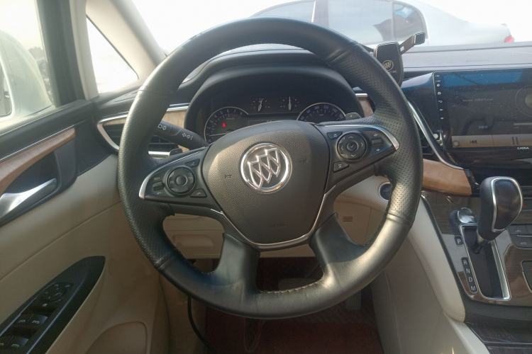 Used Buick GL8 2017 ES 28T Comfort Model China V Standard Steering Wheel
