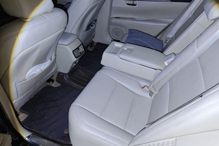 Used Lexus ES 2013 300h Elite Edition
