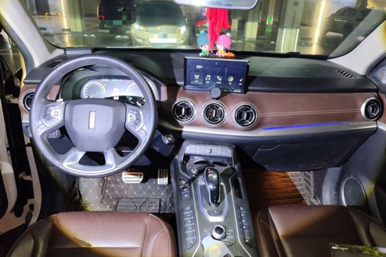 Used Wey VV6 2018 2.0T Two-Wheel-Drive Ultra-Luxury Version China V Standard