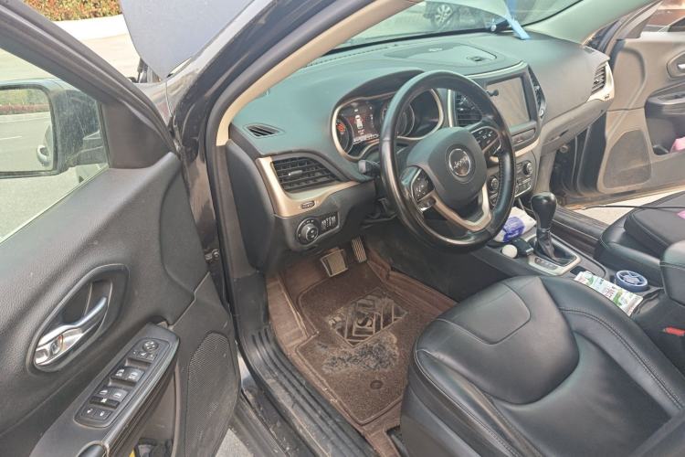 Used Jeep Cherokee 2016 2.4L Leading Smart Version Driver Seat