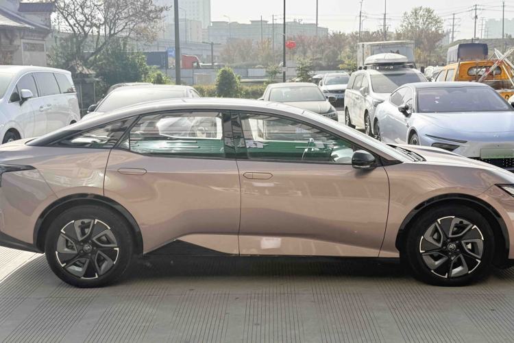 Used Toyota bZ3 2023 616 km Long-Range Premium