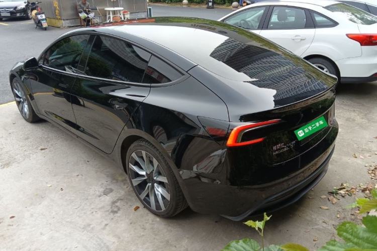 Used Tesla Model 3 2023 Long-Range All-Wheel-Drive Version