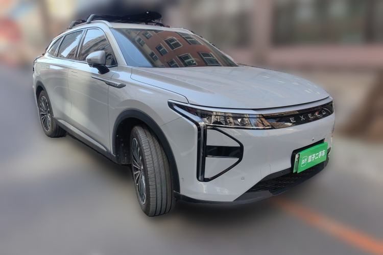 Used EXEED Stellar C-DM 2025 200 with Ultra-Long Range Pro All-Wheel Drive Front Right 45 Deg