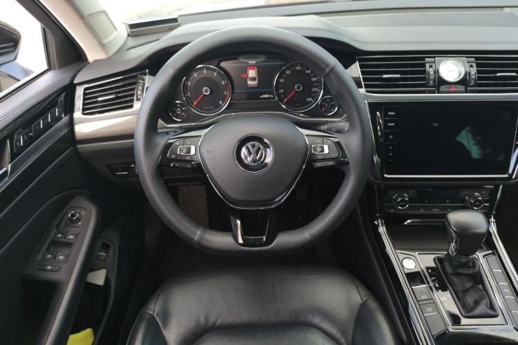 Used Volkswagen Phideon 2019 380TSI Two-Wheel Drive Business Edition China V Standard
