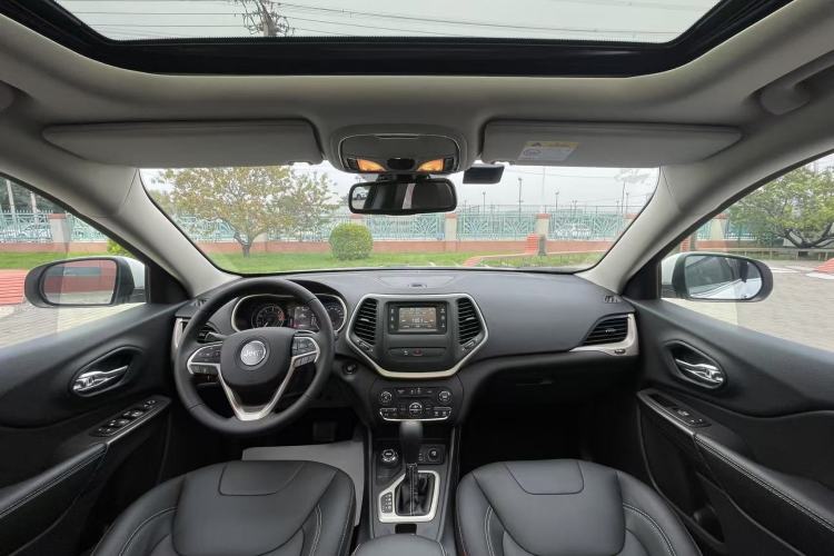 Used Jeep Cherokee 2017 2.4L Professional Edition