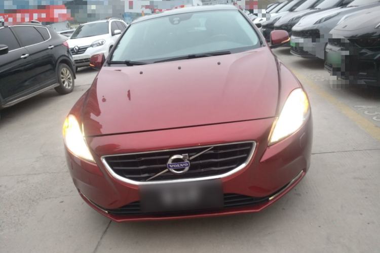 Used Volvo V40 2016 T3 Zhiyi Edition
