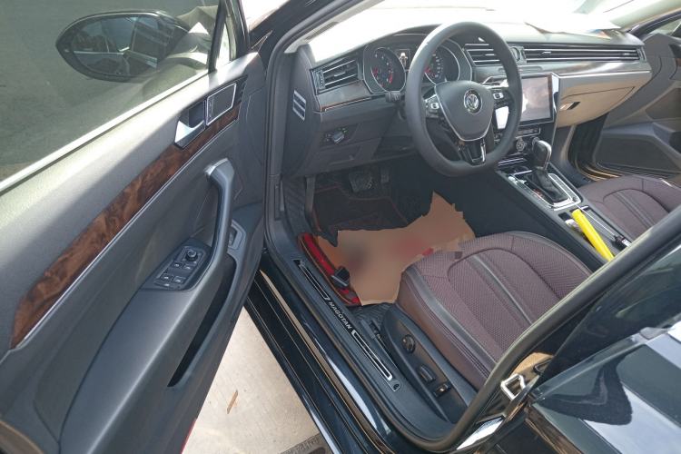 Used Volkswagen Magotan 2017 330TSI DSG Luxury Model
