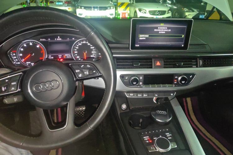 Used Audi A4L 2017 40 TFSI Fashion Model Center Console