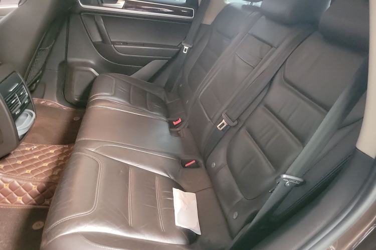 Used Volkswagen Touareg 2011 3.0 TSI Standard Version Left Rear Seat