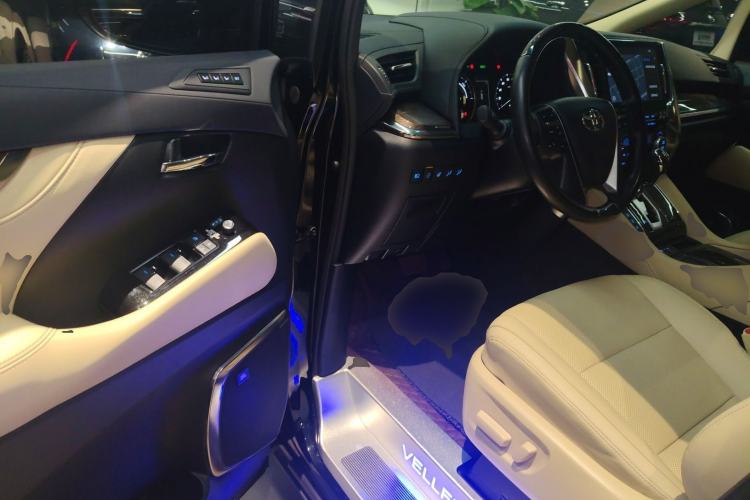 Used Toyota Vellfire 2021 Crown Dual-Engine 2.5L HV Supreme Edition
