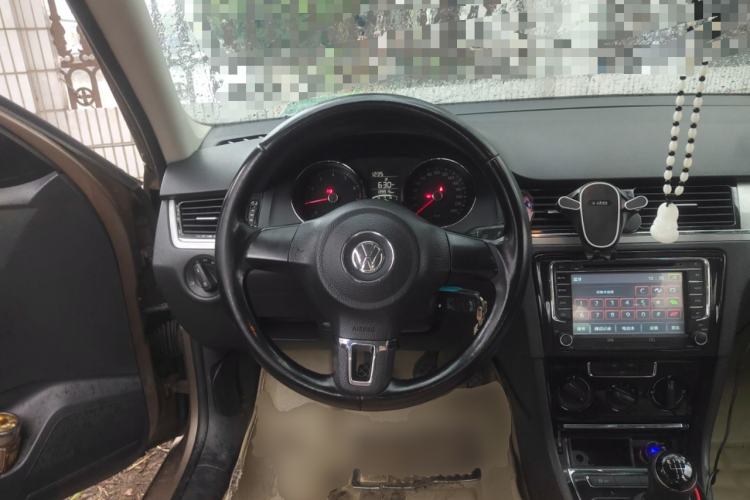 Used Volkswagen Bora 2014 1.6L Manual Fashion Edition
