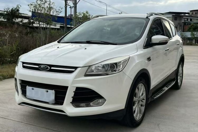 Used Ford Kuga 2015 1.5L GTDi Two-Wheel-Drive Comfort Model Front Left 45 Deg