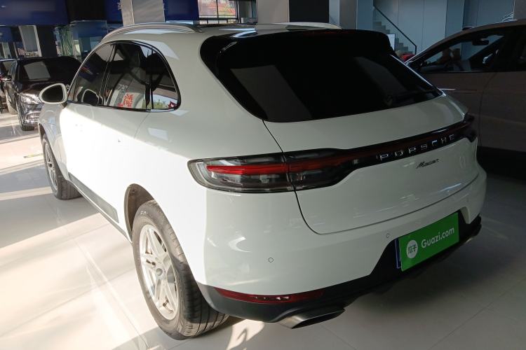 Used Porsche Macan 2018 Macan 2.0T Rear Left 45 Deg