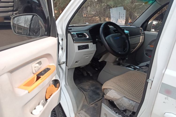 Used Sunlong DST 5 2021 All-Electric Van with 41.86 kWh Driver Seat