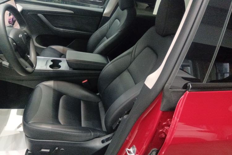 Used Tesla Model Y 2023 Long-Range All-Wheel-Drive Version
