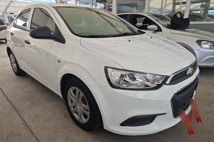 Used Chevrolet Aveo Sonic 2014 Sedan 1.4SL AT Stylish Sunroof Edition Exterior 1