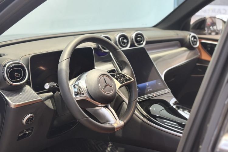 Used Mercedes-Benz GLC 2024 GLC 260 L 4MATIC Dynamic Edition 5-seater