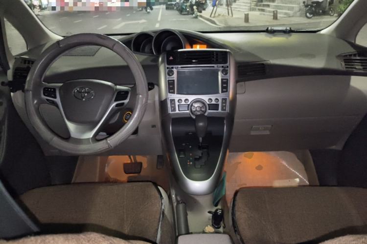 Used Toyota Verso 2014 Starlight 180G CVT Comfort Edition Center Console