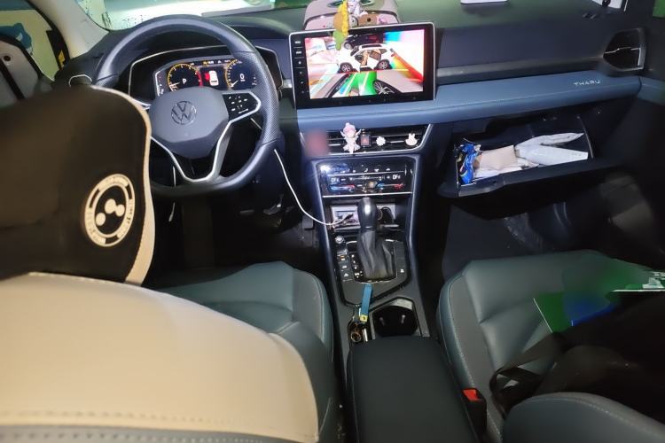 Used Volkswagen Tharu 2023 300TSI Two-Wheel-Drive Full Moon Edition Center Console