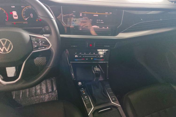 Used Volkswagen Passat 2023 330TSI Elite Edition Center Console