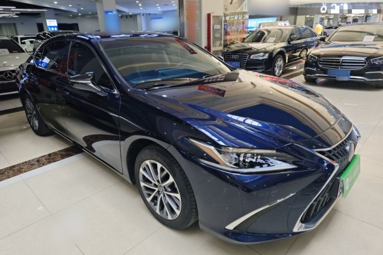 Used Lexus ES 2021 200 Excellence Edition
