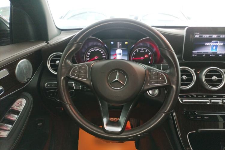 Used Mercedes-Benz GLC 2018 GLC 260 4MATIC Luxury Model
