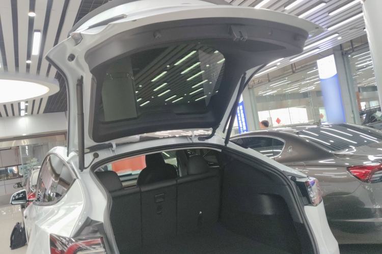 Used Tesla Model Y 2022 Performance High-Performance All-Wheel-Drive Version Trunk