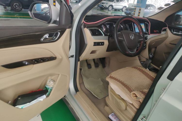 Used Baojun 730 2016 1.5L Manual Comfort Version 7 Seats China V Emission Standard