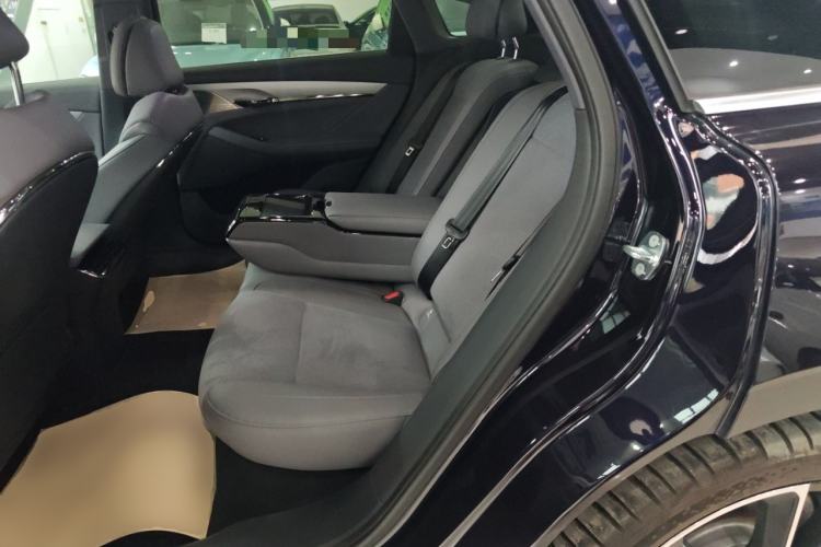 Used VOYAH PASSION 2024 PHEV Four-Wheel Drive Ultra-Long Range Flagship Model Left Rear Seat