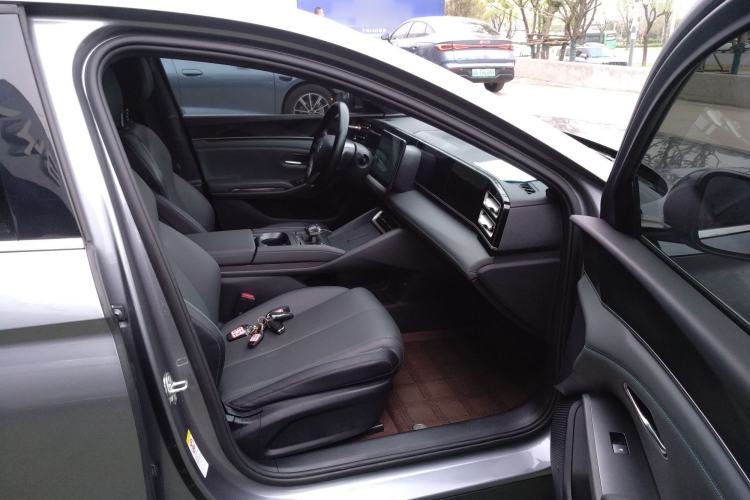 Used BYD Qin L 2024 DM-i 80KM Leading Model
