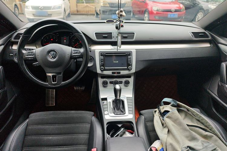 Used Volkswagen FAW-Volkswagen CC 2013 1.8TSI Luxury Model Center Console