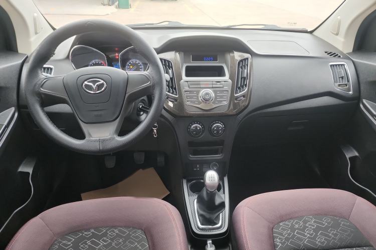 Used FAW Yingzhi G3 2016 1.5L Manual Comfort Edition Center Console