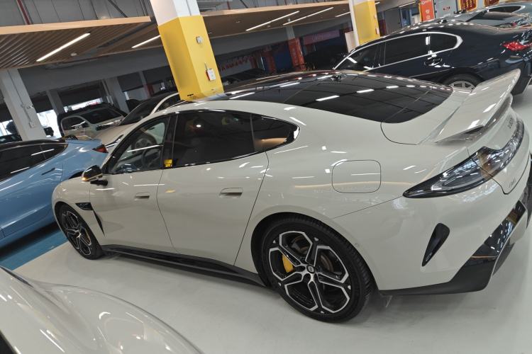 Used Xiaomi Auto SU7 2024 Four-Wheel Drive Ultra-Long Range Advanced Intelligent Driving Max Edition