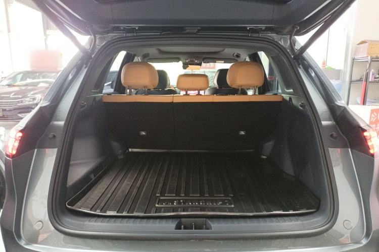 Used Geely Galaxy Xingjian 7 EM-i 2025 120km Launch+ Version Trunk