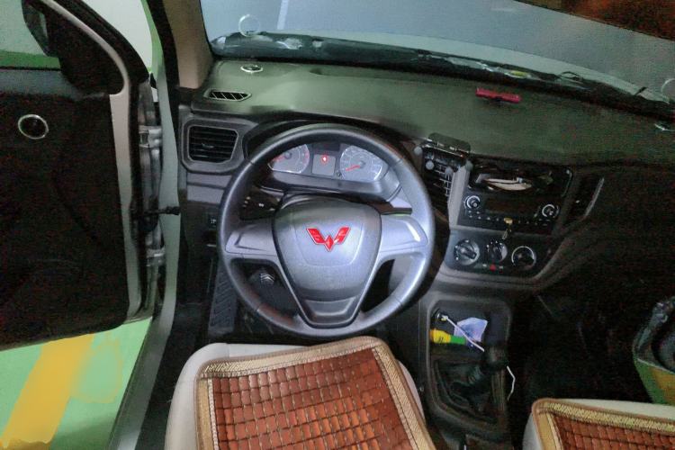 Used Wuling Hongguang V 2022 1.5L Jingqu Version Hydraulic Power Steering LAR