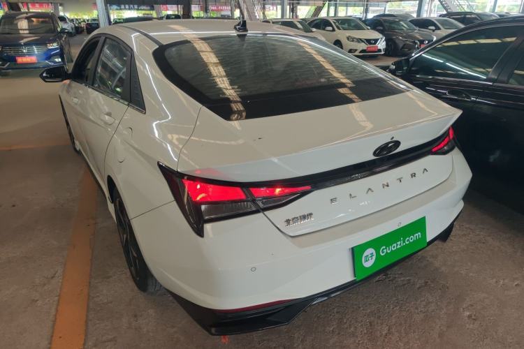 Used Hyundai Elantra 2021 1.5L CVT GLX Elite Edition Rear Left 45 Deg