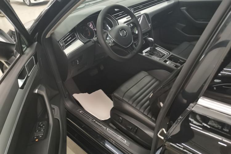 Used Volkswagen Magotan 2019 330TSI DSG Leading Edition China V Standard