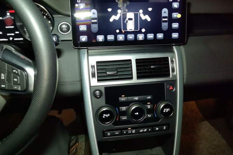 Used Land Rover Discovery Sport 2018 240 PS SE Version Audio And AC Panel