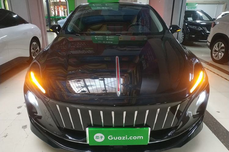 Used Hongqi E-QM5 2022 431 km Charge & Enjoy Edition