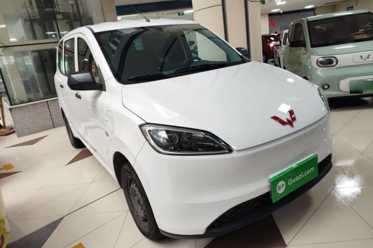 Used Wuling Hongguang New Energy 2024 All-Electric Model 300KM Standard Version Front Right 45 Deg