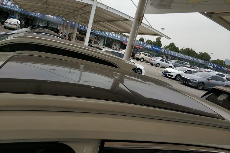 Used Roewe D5X DMH 2024 135 Tech Edition
